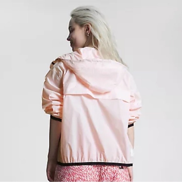 TOMMY JEANS
CHICAGO PACKABLE ZIP WINDBREAKER - Picture 4 of 6